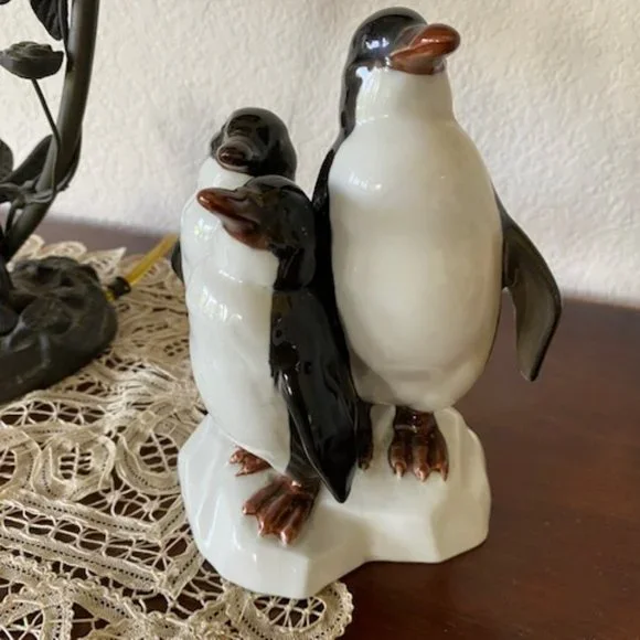 Vintage * Porcegama Valencia Spain * CUART de POBLET * 3 PENGUINS * signed *RHTF